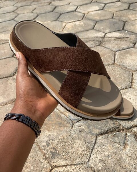 Sandales en cuir croisé