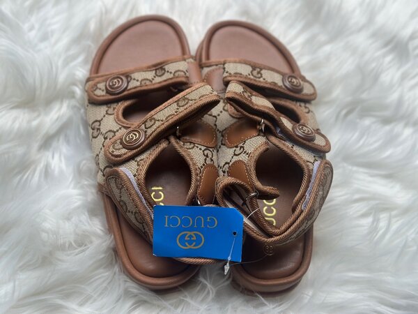Sandales guicci