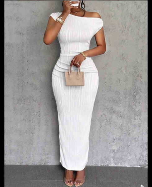 Robe Épaules Dénudées Élégante