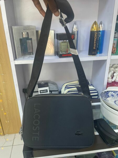 Sacoche bandoulière Lacoste