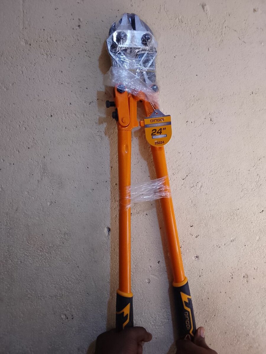 Coupe-boulons robuste 24"