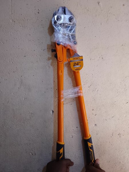 Coupe-boulons robuste 24"