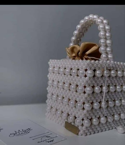 Sac à main perles élégant
