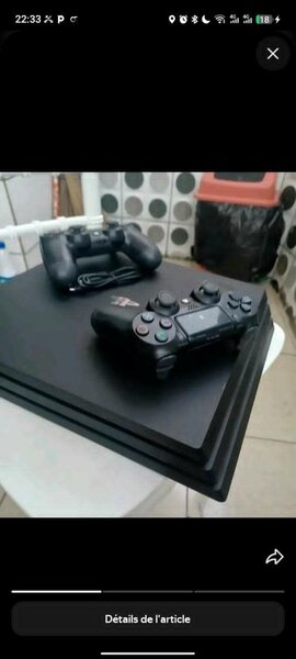 Console PlayStation 4 slim 500 Go noire