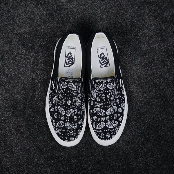 Baskets Slip-On Noires Design
