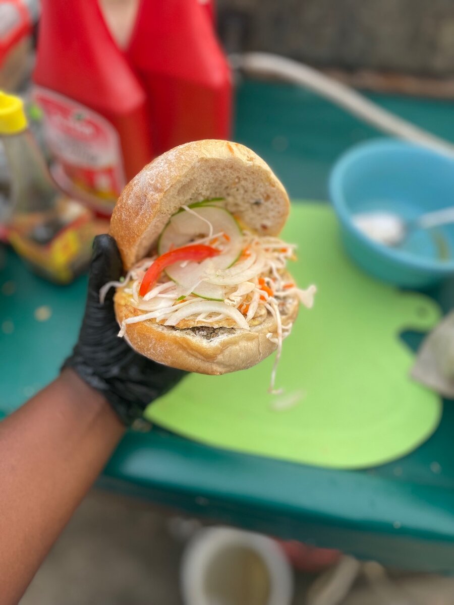 Burger aux œufs croustillant