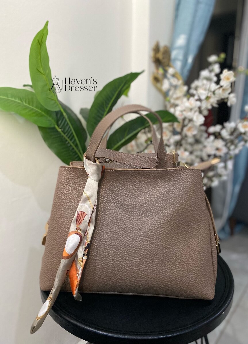 Elegant lady bag