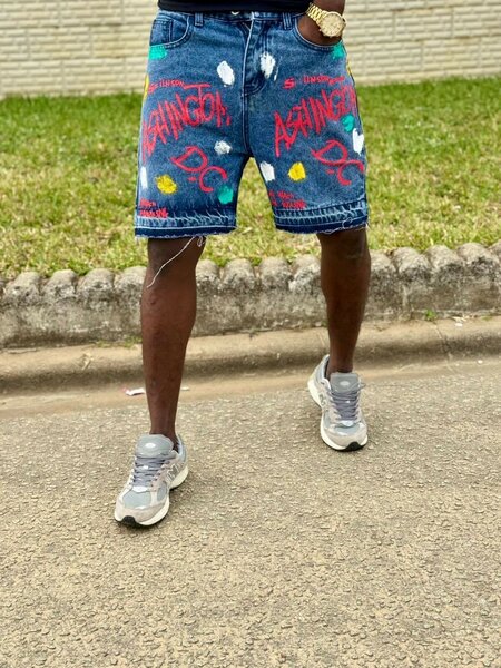 Shorts en Jean Graffiti