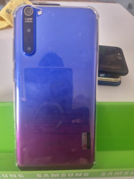 Coque transparente pour smartphone