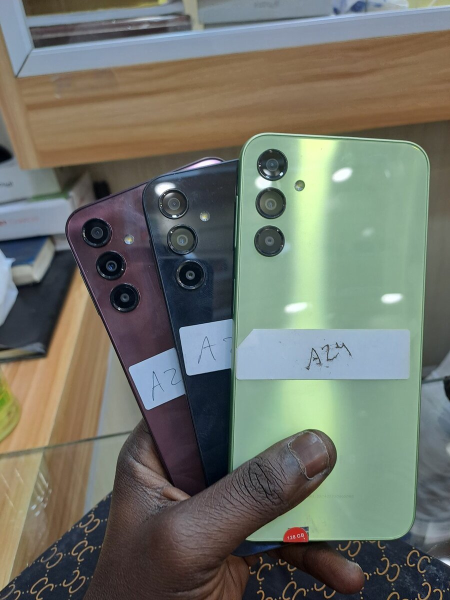 SAMSUNG A24 CAPACITÉ 128GIGAS RÉSEAU 5G USA UNE PUCE