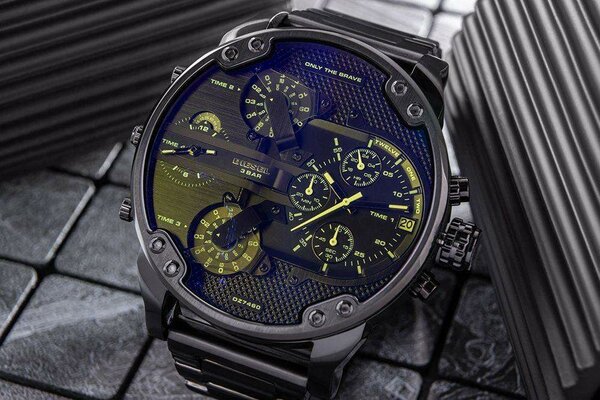 Montre Diesel homme en or et en noir