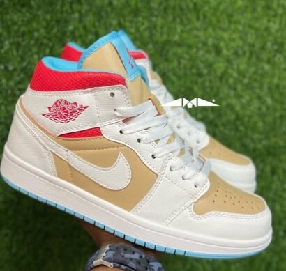 Nike Air Jordan 1 beige