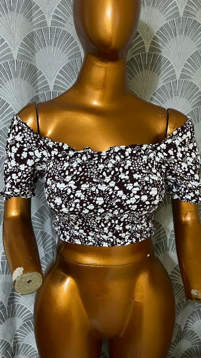 Haut court floral tendance