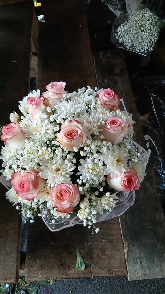 Bouquet de Roses et Fleurs