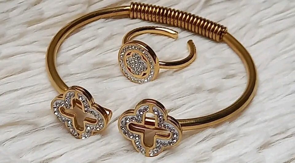 Bijoux élégants et tendance
