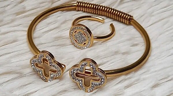 Bijoux élégants et tendance