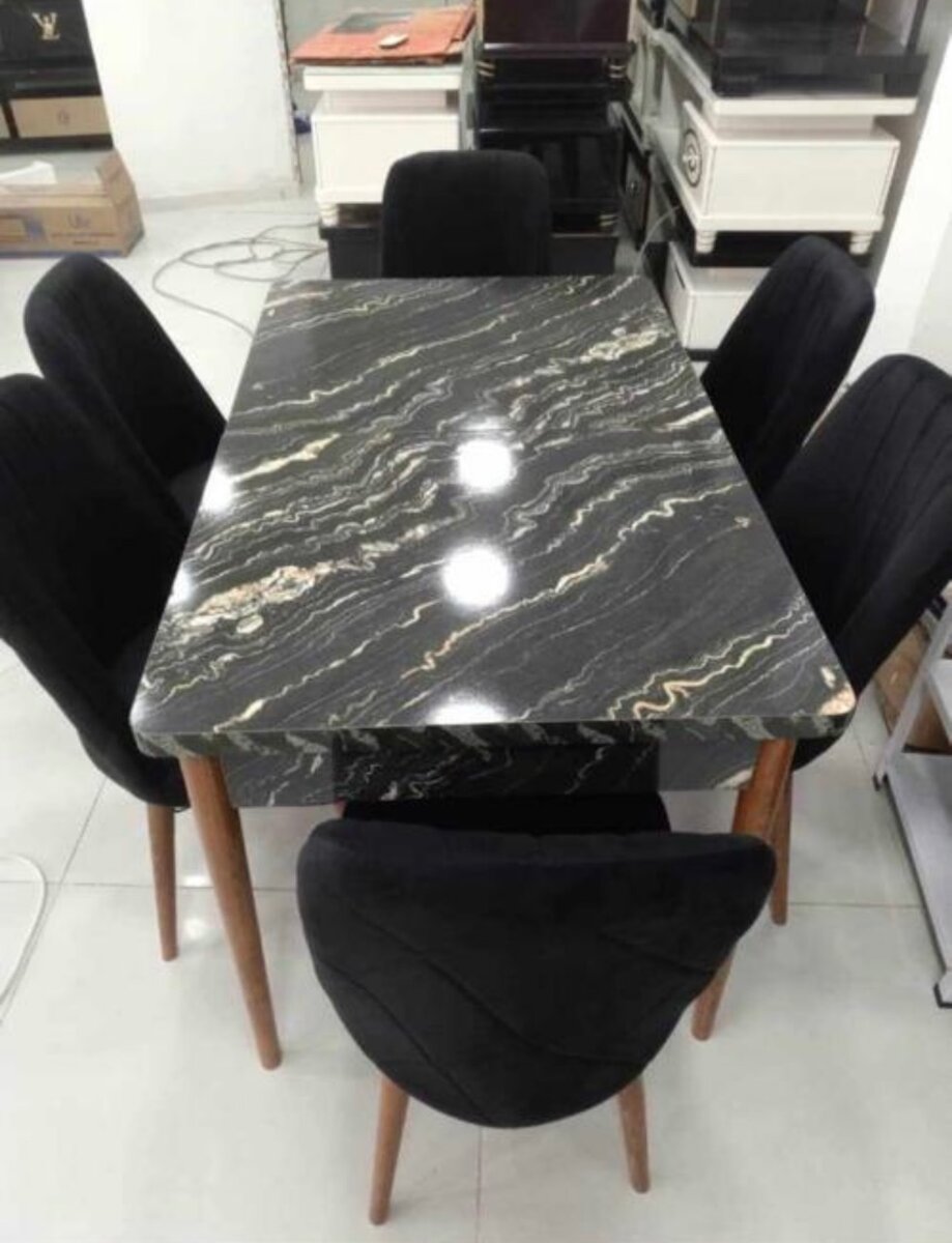 Table à dîner en marbre