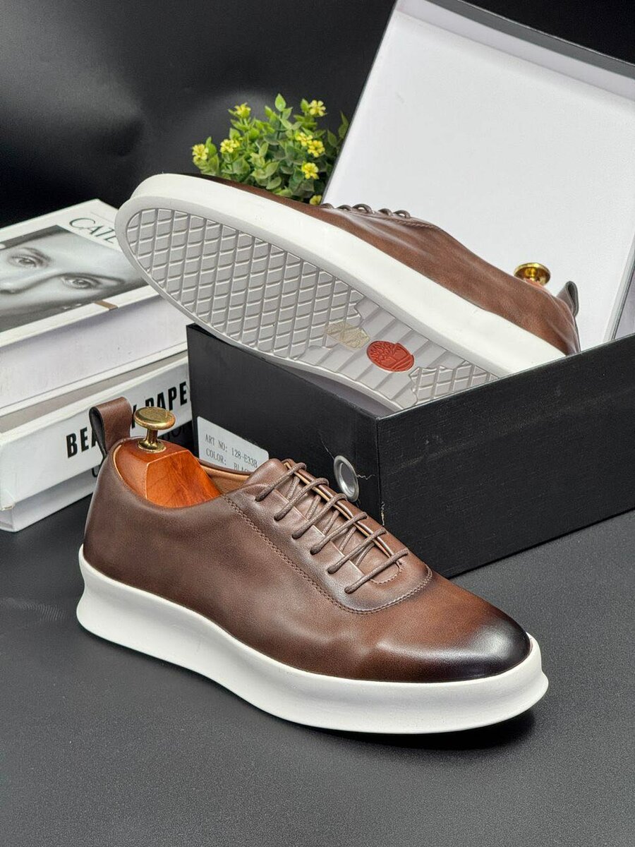 TIMBERLAND COFFEE AND WHITE