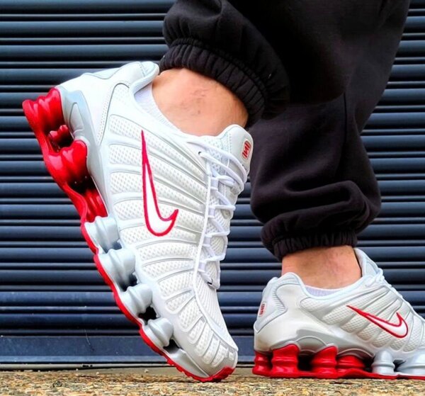 Baskets Nike Shox élégantes