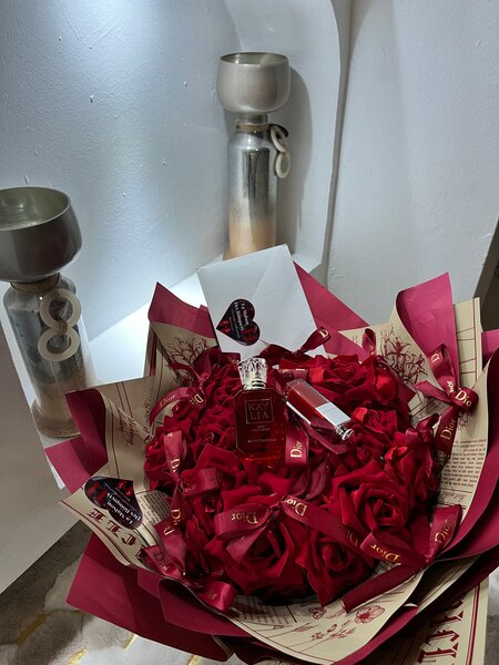 Coffret Cadeau Roses et Parfum