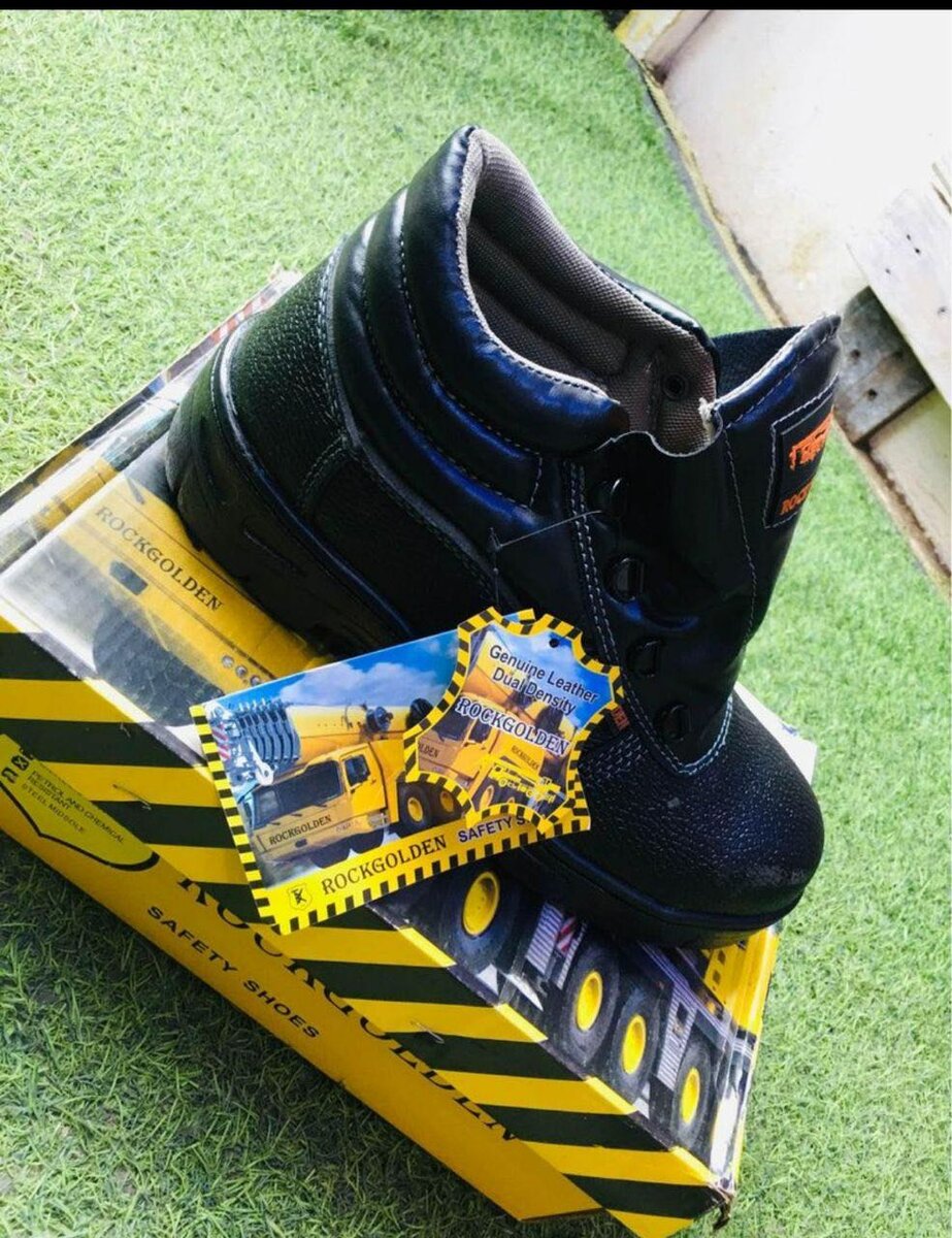 Safety boots