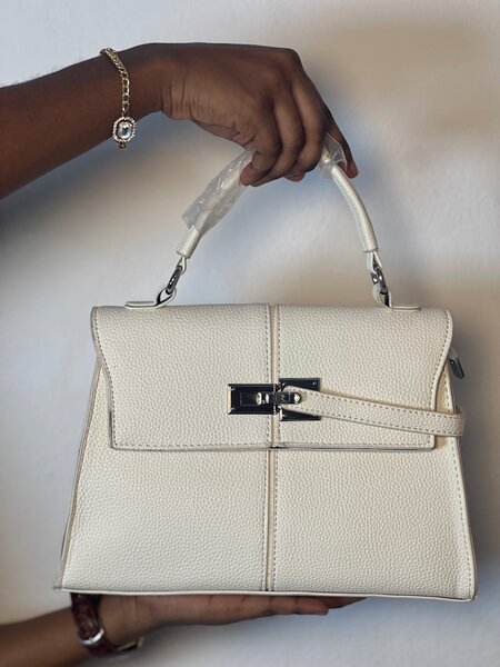 Sac à main élégant en cuir