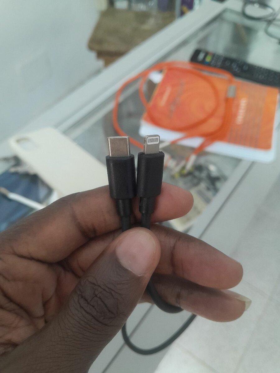 Câble de charge USB-C à Lightning