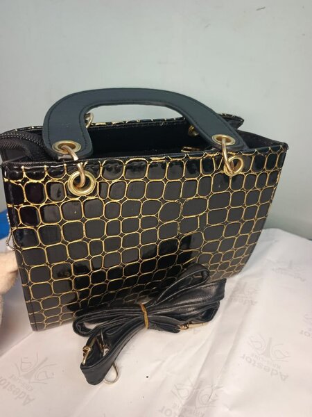 Sac à main chic en cuir noir