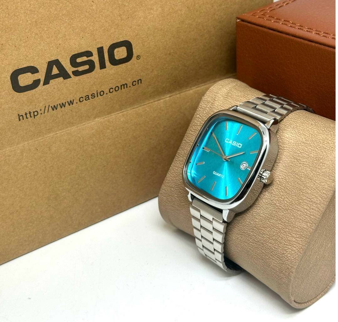 Belle montre Casio.
