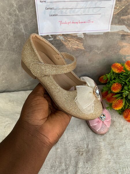 Girl shoes