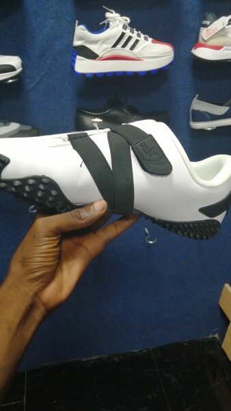 Chaussures de Sport Modernes