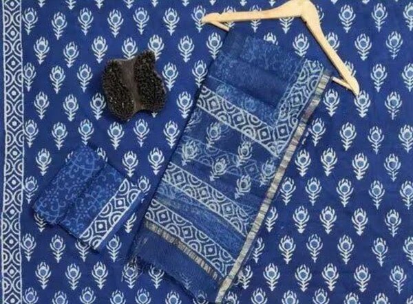 Ladies suit