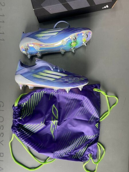 Chaussures de Foot Ultralégères