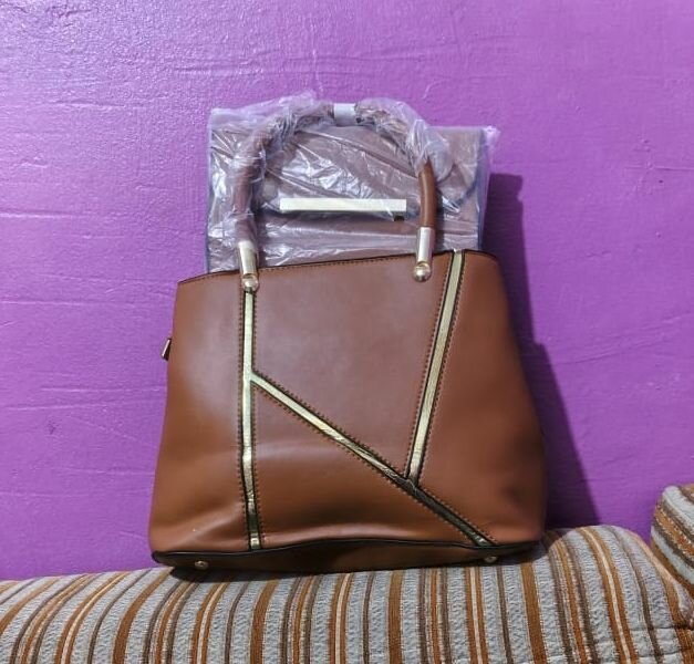 Sac à main en cuir marron pour femme