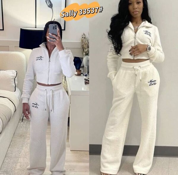 Ensemble jogging en peluche