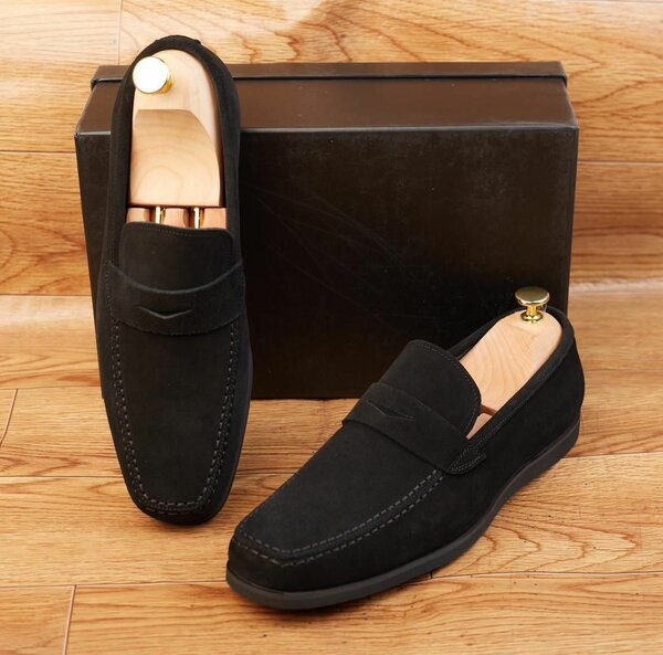 Mocassins en cuir noir élégants