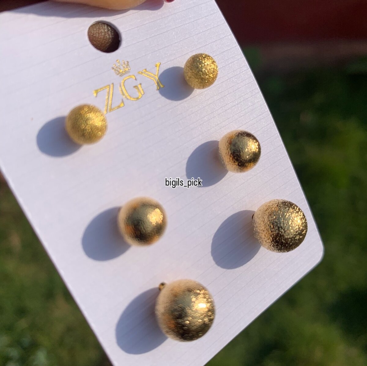 textured gold studs earring