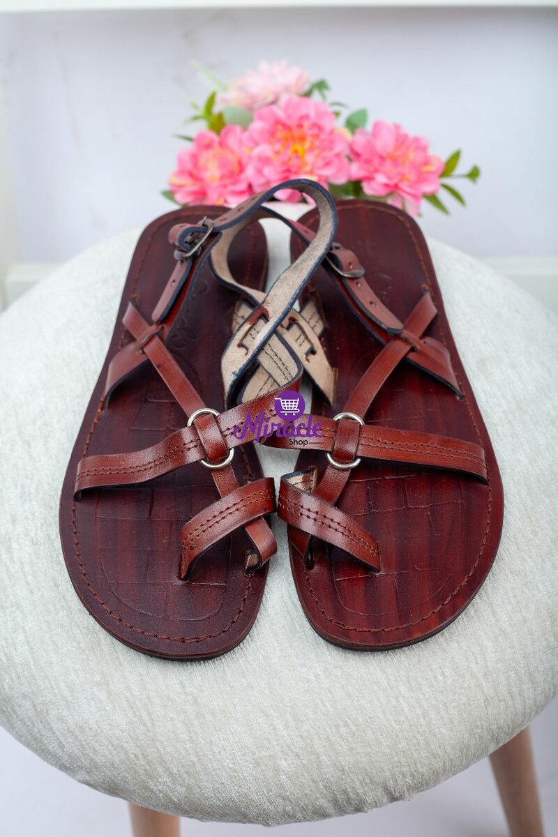 Sandales en cuir importé de Gh