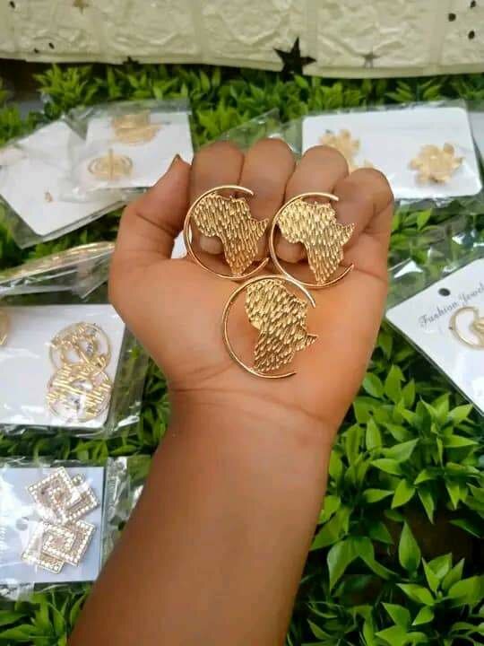 Boucle d'oreille et bague