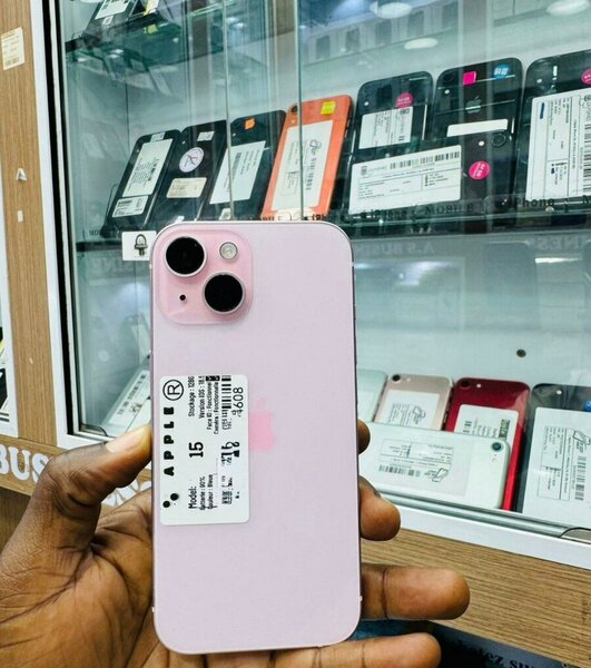 iPhone 15 Rose 128 Go