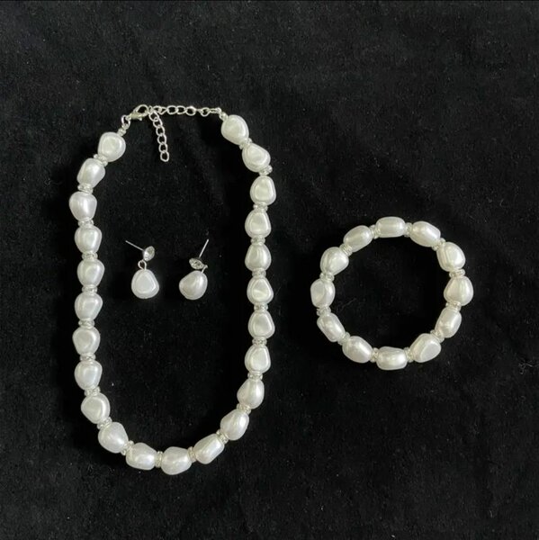 Pearl Jewelry Set - Necklace, Bracelet, Earrings