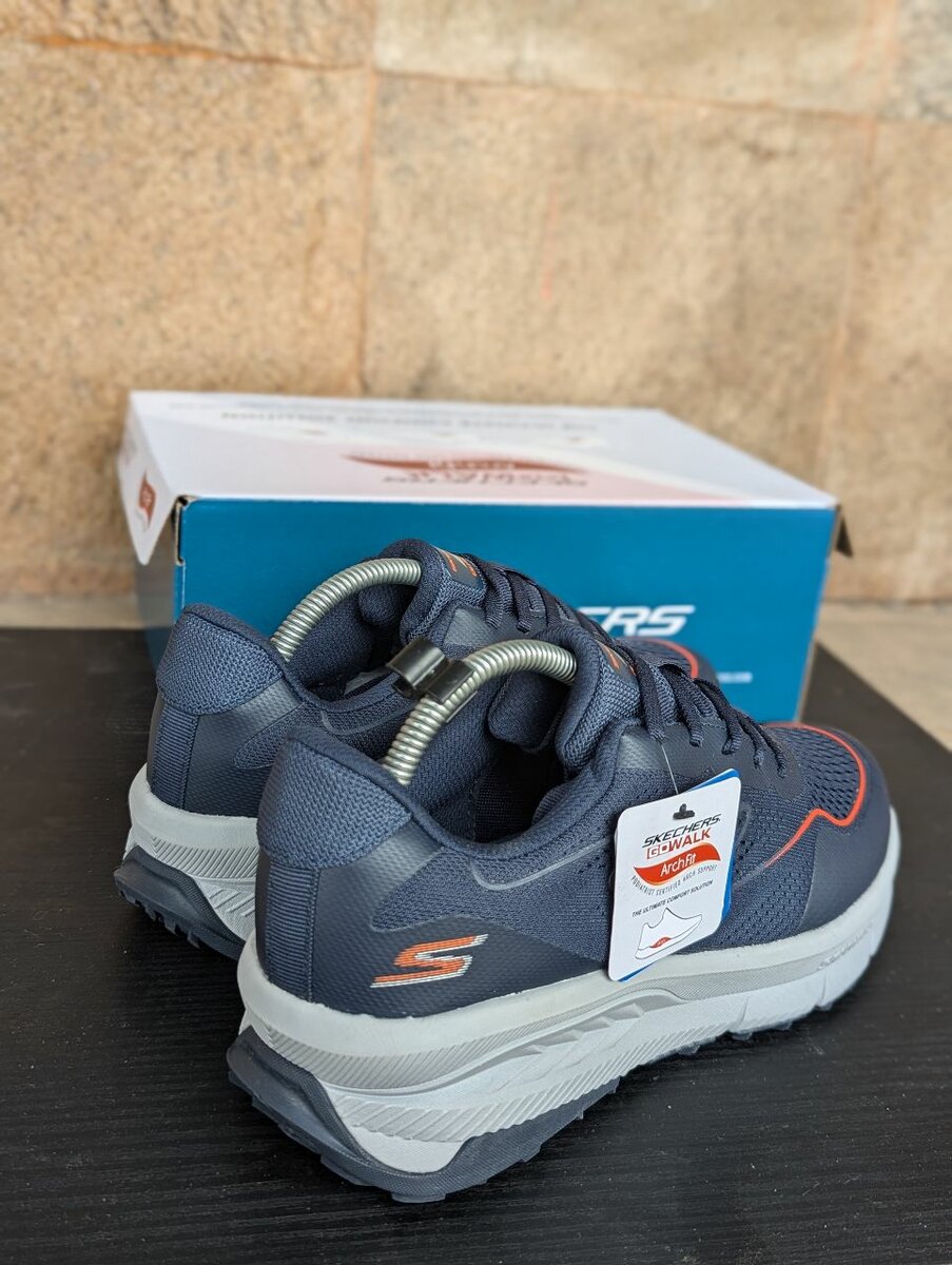 SKETCHERS OUTDOORS ( ARCH FIT)