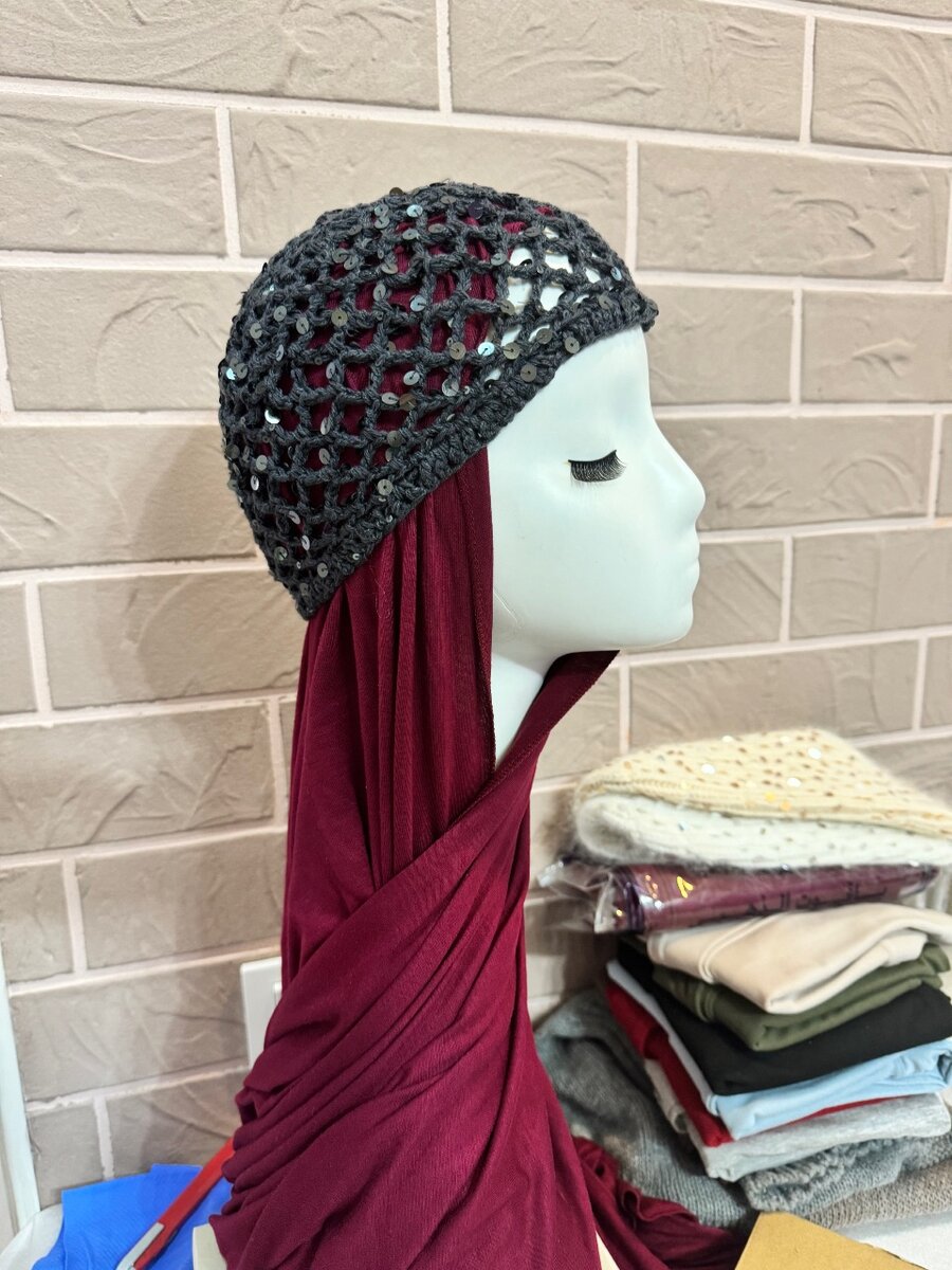 Трендовые сеточные шапки