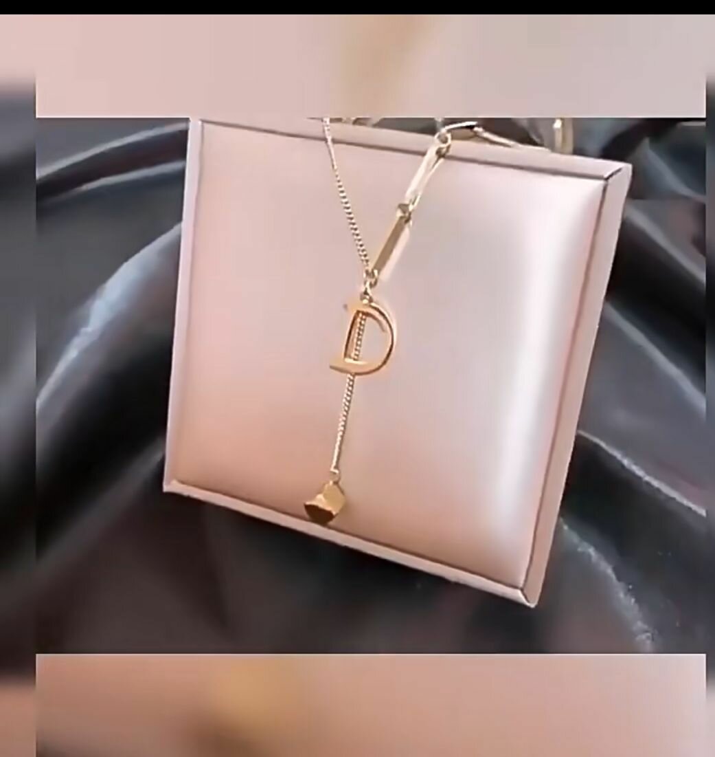 Collier Initiale Doré