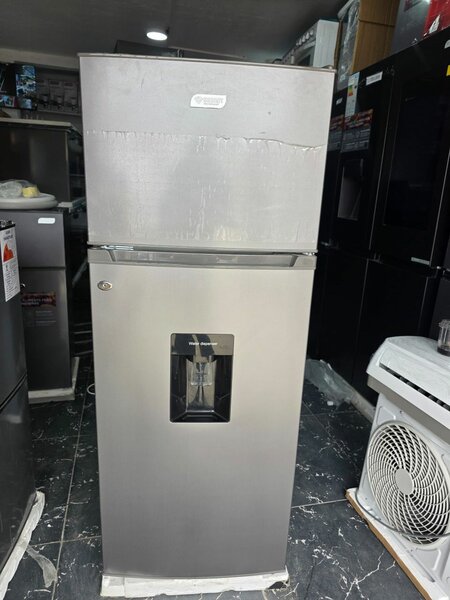 Réfrigérateur à double porte