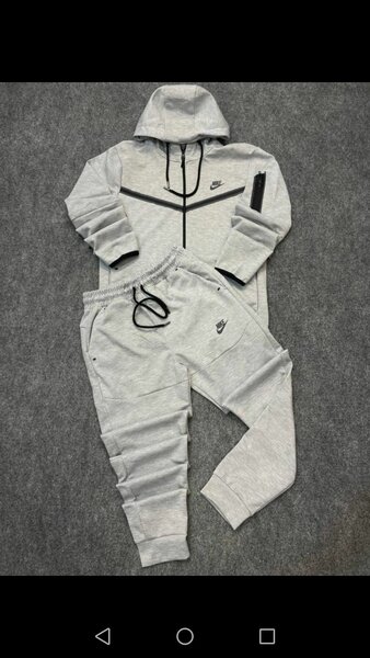 Tenue de survêtement homme élégante