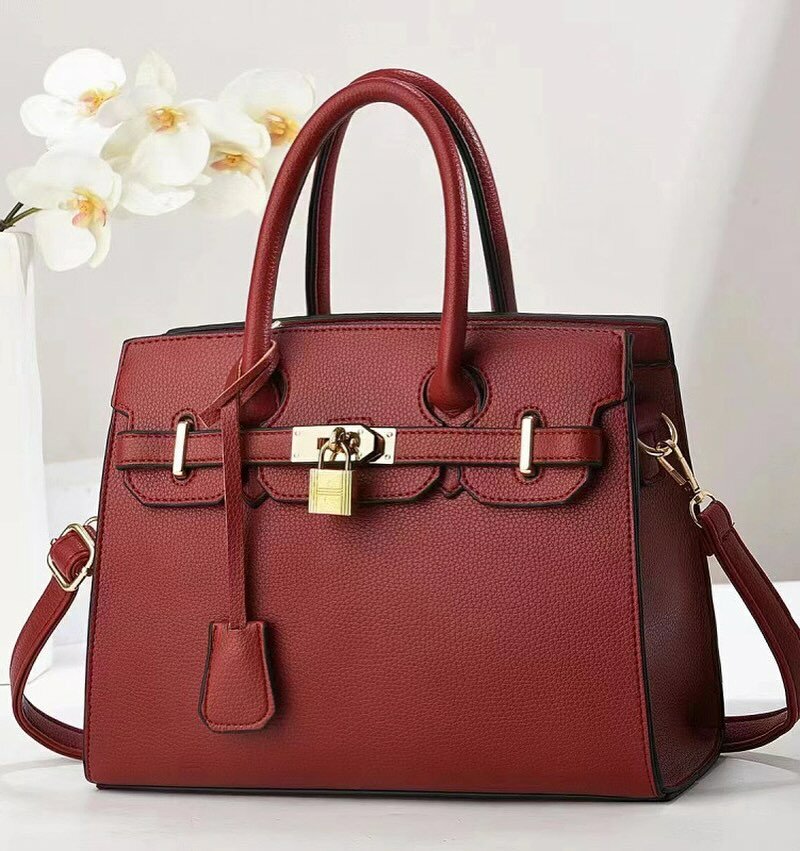 Stylish and fashionable women's bag