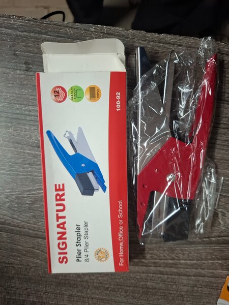 Pince Signature - agrafes 8/4