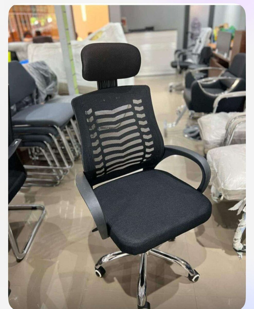 Chaise de bureau ergonomique noire