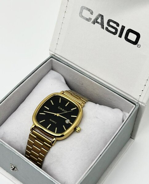 Montre Casio Dorée Élégante